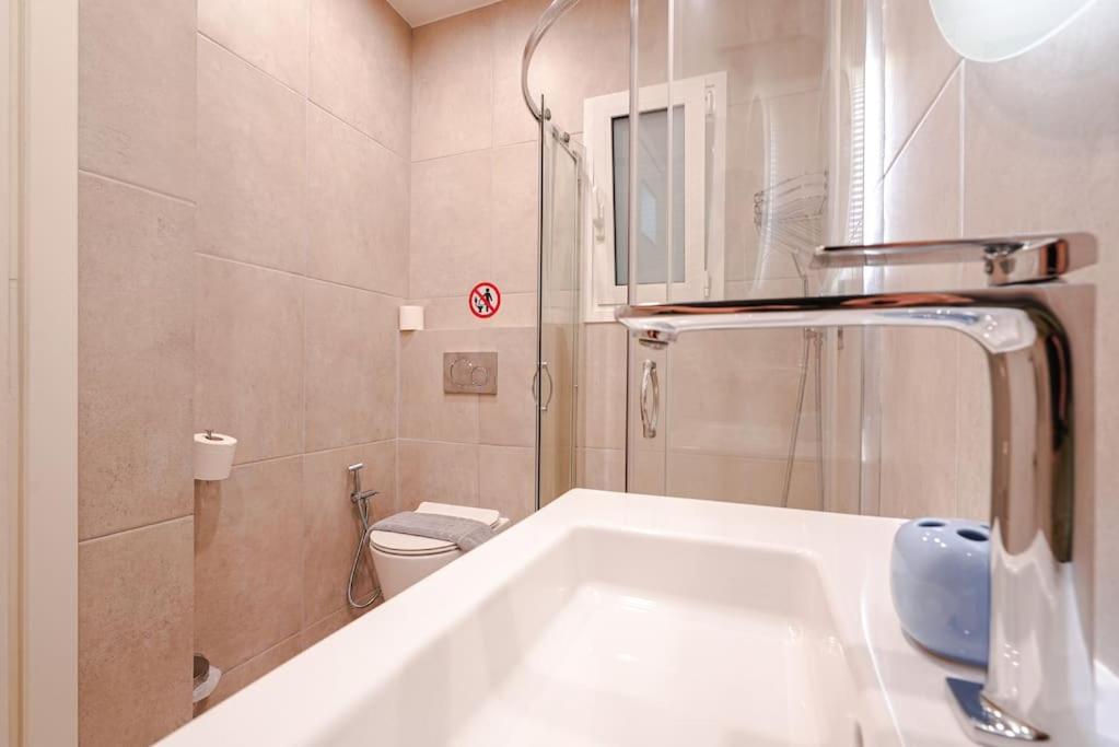 Syntagma Square, 60Sqm Dream Suite Athena Bagian luar foto